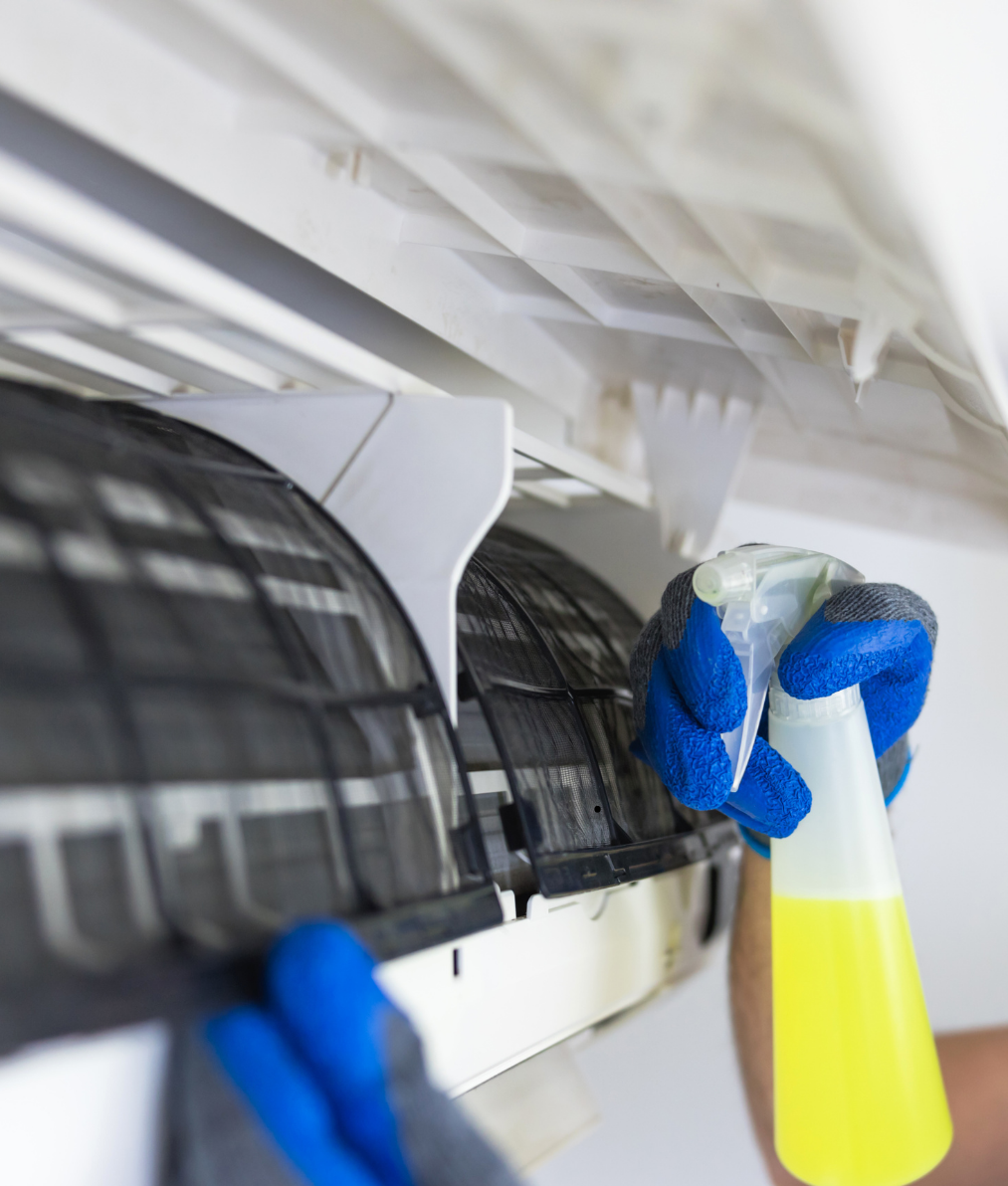 تنظيف مكيفات احترافي لتحسين جودة الهواء وكفاءة التبريد