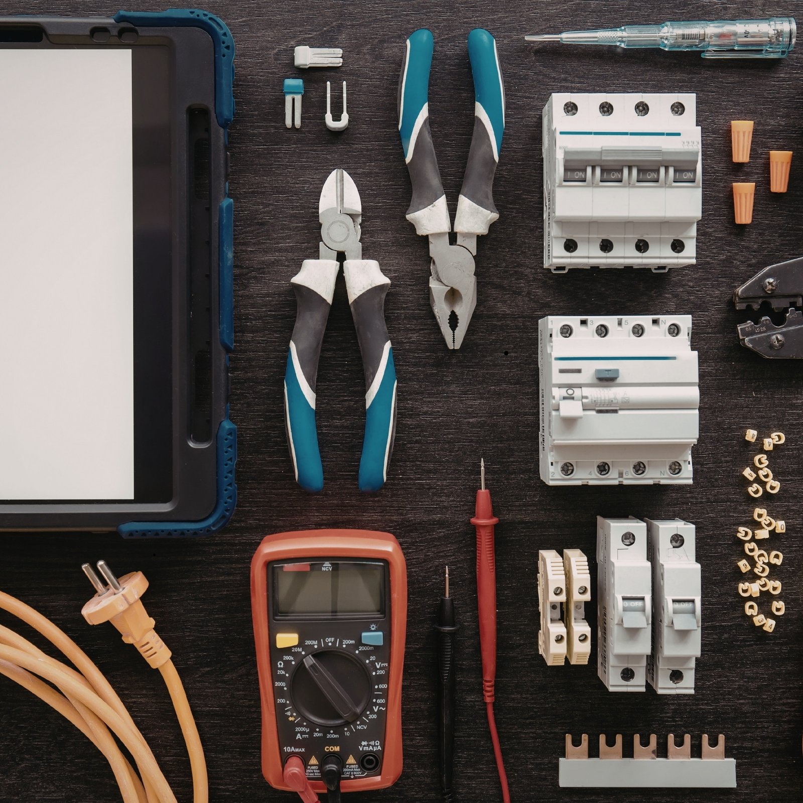 خدمات الصيانة والكهرباء والسباكة في الدمام والخبر والظهران